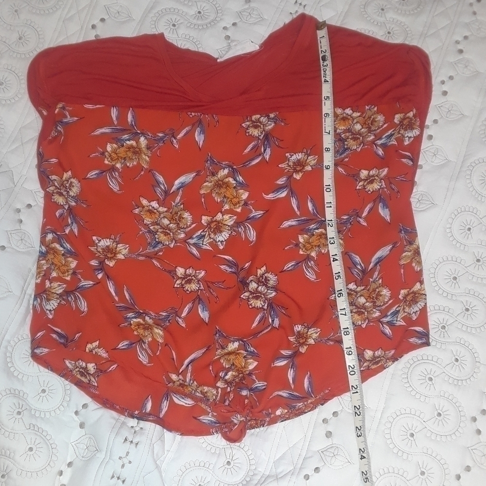 𝅺hippie Rose floral top with front tie size xL - Picture 4 of 8
